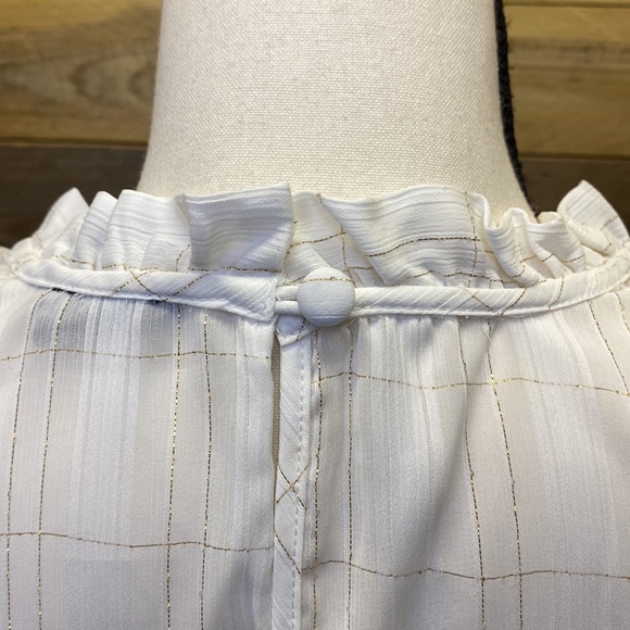 NWT ruffle shoulder sleeveless lightweight neutral layering feminine tank - Picture 7 of 9